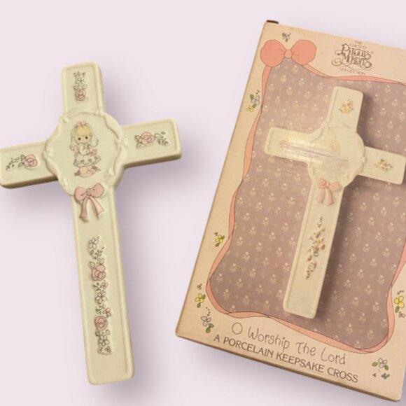 Vintage 1989 Precious Moments Porcelain Keepsake Cross with Box - Picture 1 of 8